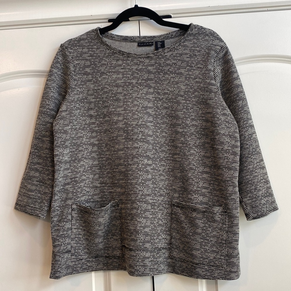TAHARI Black and White Knitted 3/4 Sleeves Sweater with Front Pocket Detail